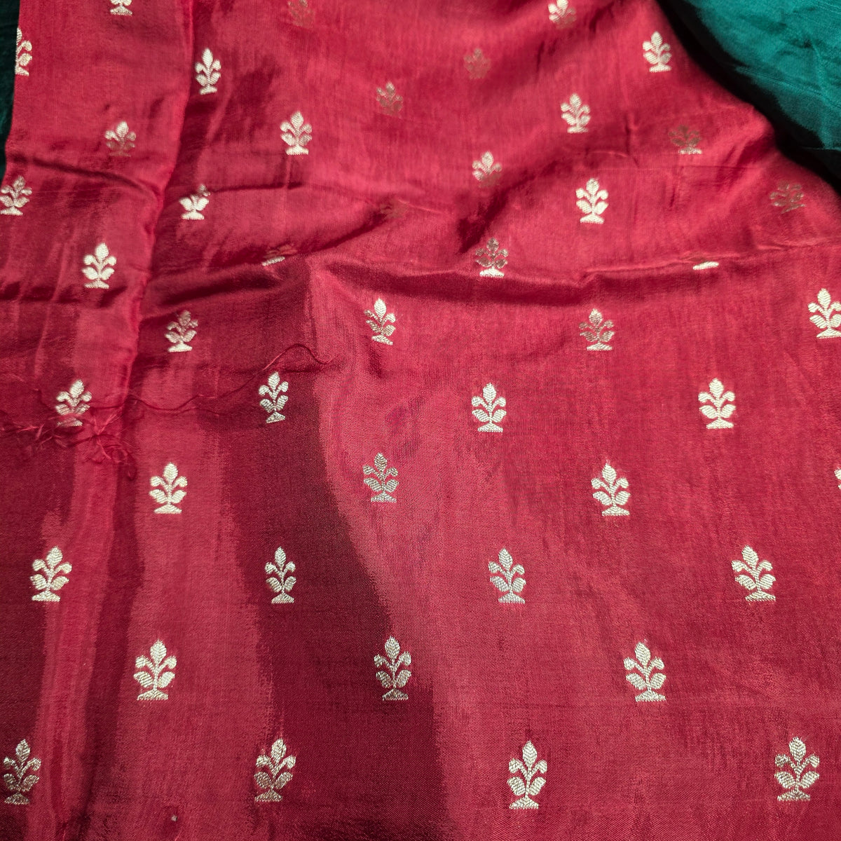 Pure Dola Viscose - Green with Red